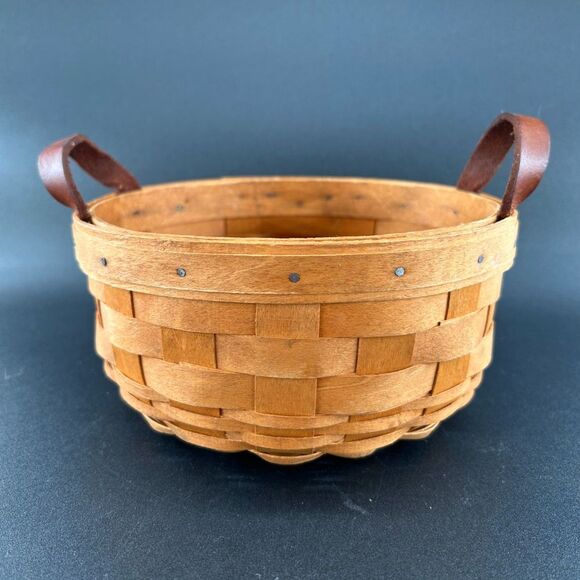 VTG1995 Longaberger Rnd Bskt  7"W X 3.5"H Wood & Leather Handles Signed By Maker - Picture 1 of 11